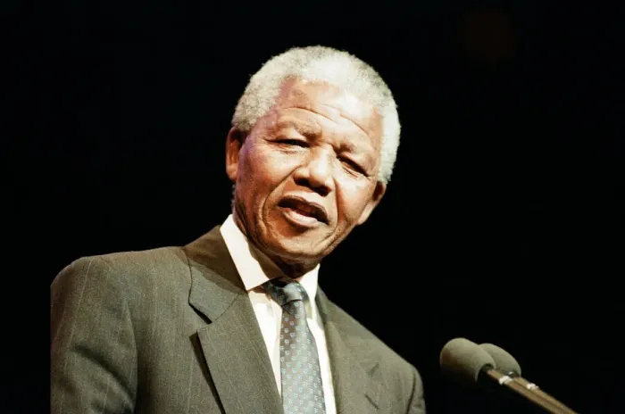Framed Print : Nelson Mandela speaks at ICC, Birmingham, 10th October 1993 Framed Print : Nelson Mandela speaks at ICC, Birmingham, 10th October 1993