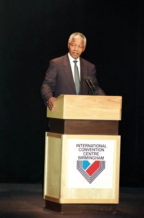 Framed Print : Nelson Mandela speaks at the ICC, Birmingham, 11th October 1993 Framed Print : Nelson Mandela speaks at the ICC, Birmingham, 11th October 1993