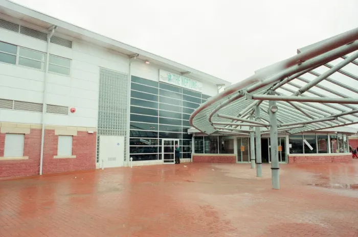 Framed Print : The Neptune Centre, Berwick Hills new complex, Middlesbrough, 17th April 1998