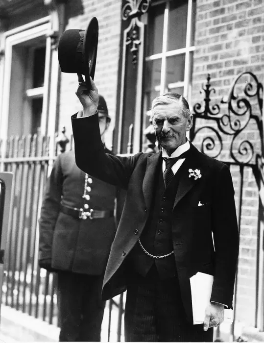 Framed Print : Neville Chamberlain acknowledges the crowd outside no 10 Downing st Framed Print : Neville Chamberlain acknowledges the crowd outside no 10 Downing st