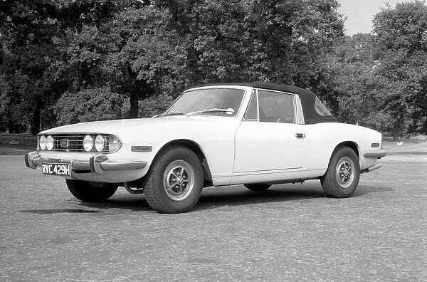The new 3 litre Triumph Stag convertible'. July 1970 70-6831-003