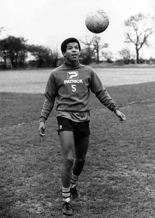 Framed Print : New Birmingham City footballer Howard Gayle in training. 21st January 1983 Framed Print : New Birmingham City footballer Howard Gayle in training. 21st January 1983