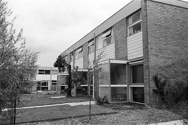 New build housing, prize winning house design. 17th April 1961
