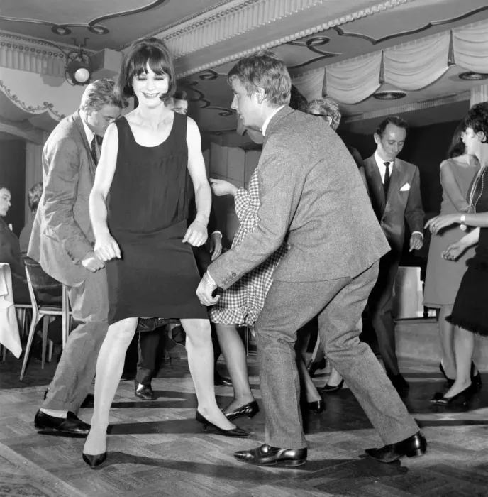 Framed Print : A new dance which is the rage in America has now come to London Framed Print : A new dance which is the rage in America has now come to London