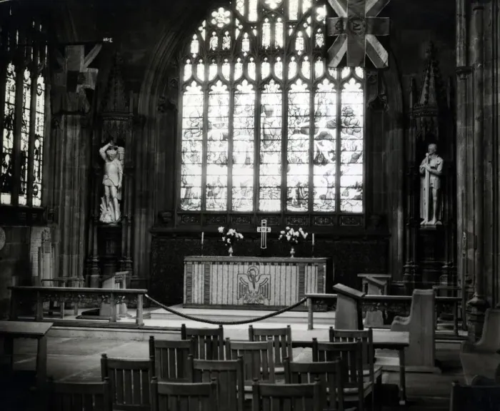Framed Print : New figures of St Michael & St George at Manchester Cathedral, 11th November 1938