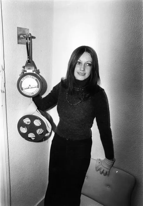 Framed Print : A new fire emergency escape equipment was demonstated in London to-day - The Arel Framed Print : A new fire emergency escape equipment was demonstated in London to-day - The Arel
