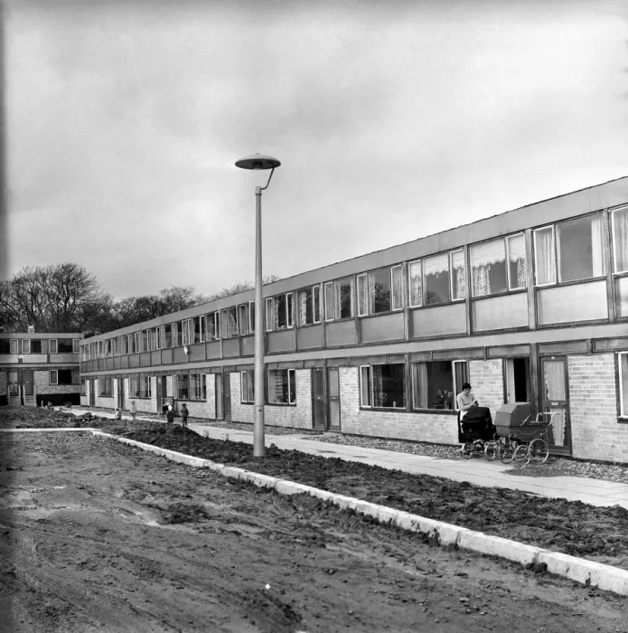 Framed Print : New housing estate being built on the edge of the new Cumbernauld Town. 1963 A798-001 Framed Print : New housing estate being built on the edge of the new Cumbernauld Town. 1963 A798-001