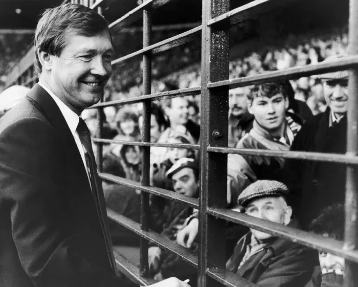 Framed Print : New Manchester United manager Alex Ferguson waves to the Old Trafford crowd before Framed Print : New Manchester United manager Alex Ferguson waves to the Old Trafford crowd before