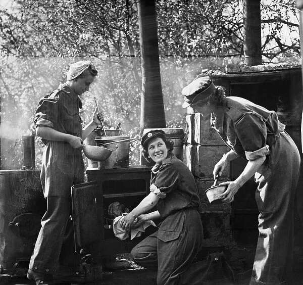 New recruits of the Auxiliary territorial Service (ATS) undergoing training as cooks in