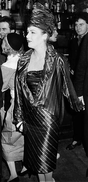 New Romantic fashion Girl March 1980