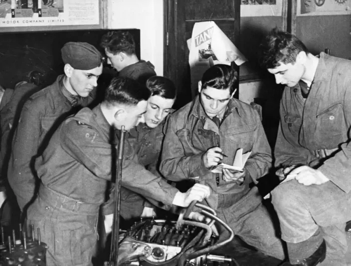 Framed Print : A new scheme has just been started by the Middlesex Army Cadet force to increase Framed Print : A new scheme has just been started by the Middlesex Army Cadet force to increase