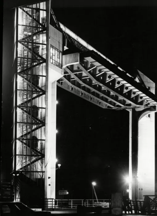 Framed Print : A new shape in the night sky of the Old Town. Hulls tidal surge barrier floodlit Framed Print : A new shape in the night sky of the Old Town. Hulls tidal surge barrier floodlit