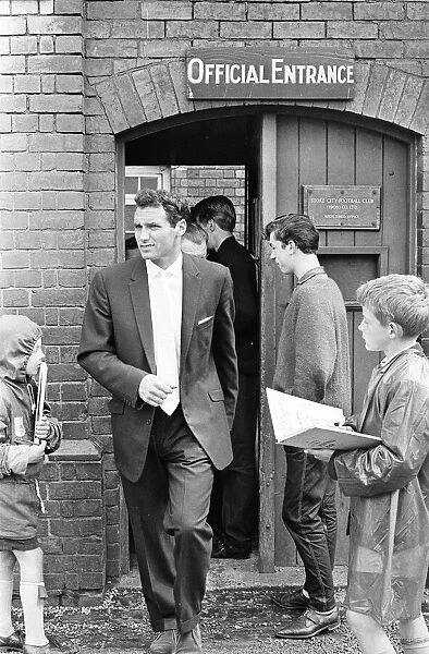 New signing (from Wolves) Eddie Stuart leaving main entrance, 15th August 1962