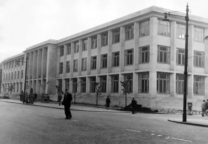 Framed Print : New University Union Building at Manchester University. 23rd October 1957 Framed Print : New University Union Building at Manchester University. 23rd October 1957
