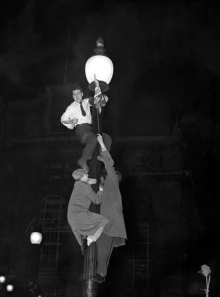 New Years Eve Celebration at Picadilly Square in London December 1953  /  January 1954