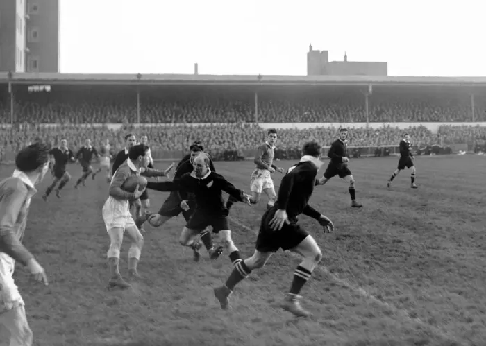 Framed Print : New Zealand full back Bob Scott attempts to tackle the Welsh attack at Cardiff Arms Park Framed Print : New Zealand full back Bob Scott attempts to tackle the Welsh attack at Cardiff Arms Park