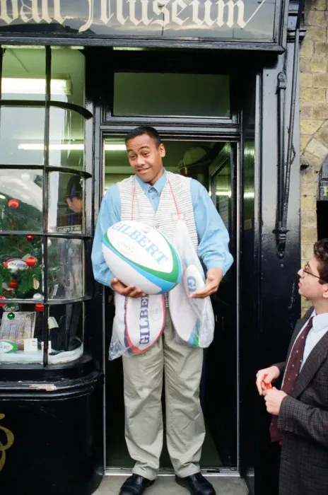 Framed Print : New Zealand rugby player Jonah Lomu visiting Rugby. Pictured outside the Rugby Football Framed Print : New Zealand rugby player Jonah Lomu visiting Rugby. Pictured outside the Rugby Football