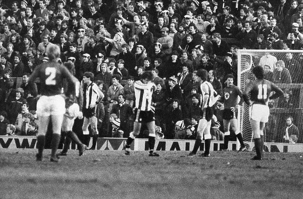 Newcastle 2-2 Bolton, Division Two League match at St James Park, Monday 3rd January 1983
