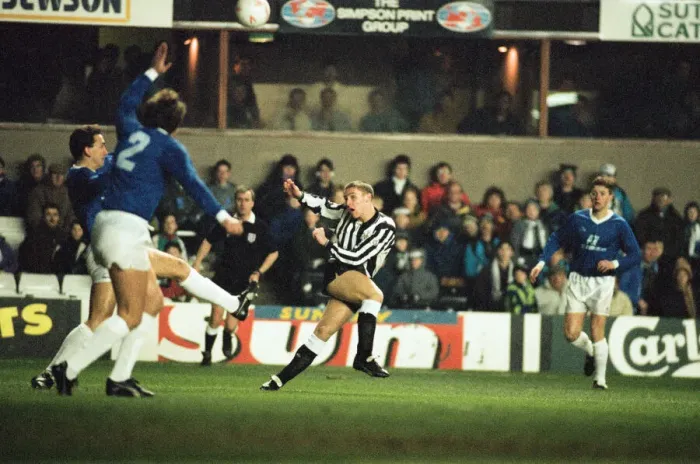 Framed Print : Newcastle 2 -2 Bournemouth, FA Cup match held at St James Park. 22nd January 1992