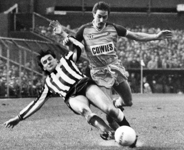 Framed Print : Newcastle 3 -1 Sunderland English League Division 1 match held at St James Park