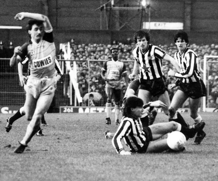 Framed Print : Newcastle 3 -1 Sunderland English League Division 1 match held at St James Park