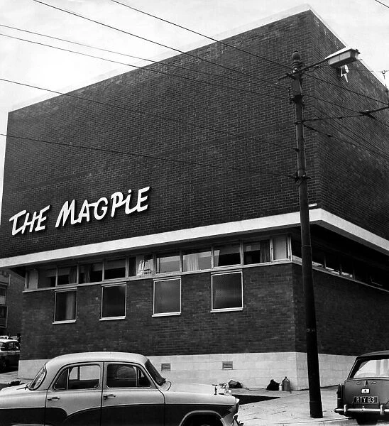 Newcastle public houses (pubs  /  pub) - The Magpie. 26th September, 1966
