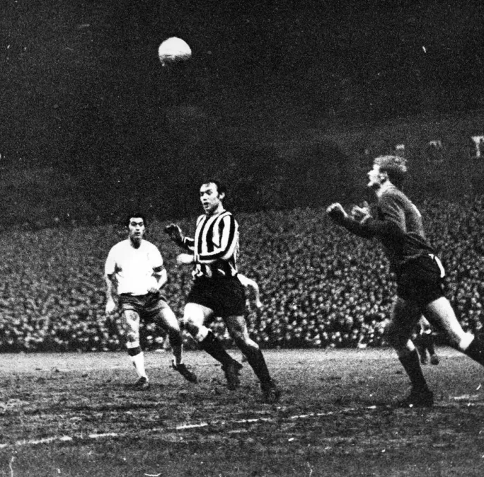 Framed Print : Newcastle United 2- 1 Real Zaragoza, Inter-Cities Fairs Cup 3rd round 2nd leg held at St Framed Print : Newcastle United 2- 1 Real Zaragoza, Inter-Cities Fairs Cup 3rd round 2nd leg held at St