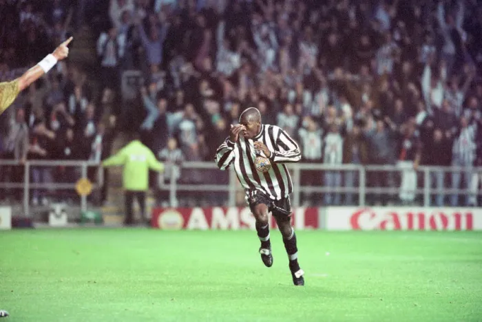 Framed Print : Newcastle United 3-2 Barcelona, UEFA Champions League Group C match at St James Park Framed Print : Newcastle United 3-2 Barcelona, UEFA Champions League Group C match at St James Park