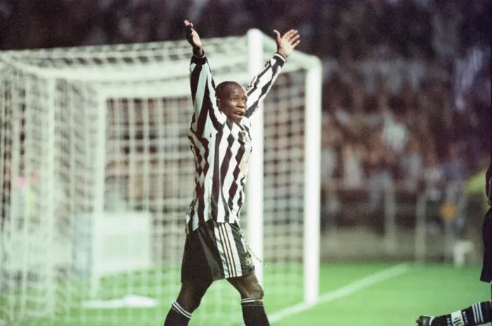 Framed Print : Newcastle United 3-2 Barcelona, UEFA Champions League Group C match at St James Park Framed Print : Newcastle United 3-2 Barcelona, UEFA Champions League Group C match at St James Park