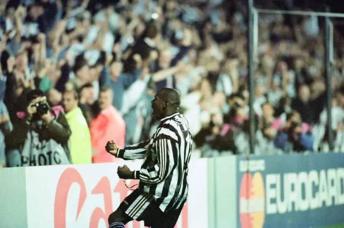 Framed Print : Newcastle United 3-2 Barcelona, UEFA Champions League Group C match at St James Park Framed Print : Newcastle United 3-2 Barcelona, UEFA Champions League Group C match at St James Park