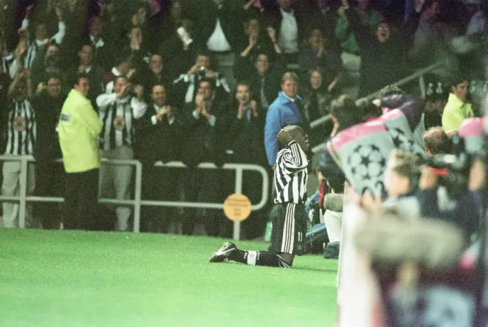 Framed Print : Newcastle United 3-2 Barcelona, UEFA Champions League Group C match at St James Park Framed Print : Newcastle United 3-2 Barcelona, UEFA Champions League Group C match at St James Park
