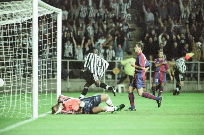 Framed Print : Newcastle United 3-2 Barcelona, UEFA Champions League Group C match at St James Park Framed Print : Newcastle United 3-2 Barcelona, UEFA Champions League Group C match at St James Park