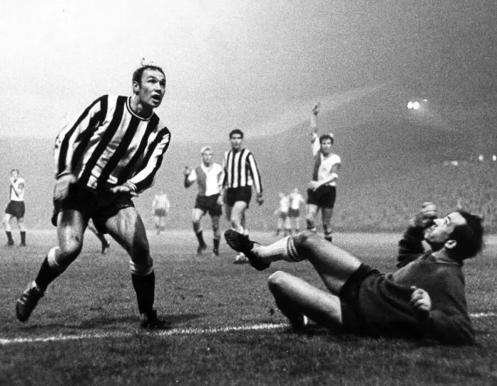 Framed Print : Newcastle United 4 - 0 Feyenoord, Inter-Cities Fairs Cup 1st round 1st leg held at St