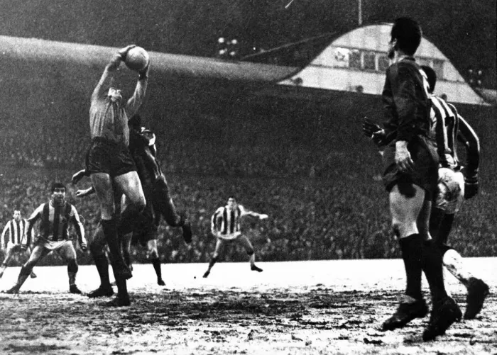 Framed Print : Newcastle United 5 - 1 Vitoria Setubal, Inter-Cities Fairs Cup Quarter-final 1st leg held Framed Print : Newcastle United 5 - 1 Vitoria Setubal, Inter-Cities Fairs Cup Quarter-final 1st leg held