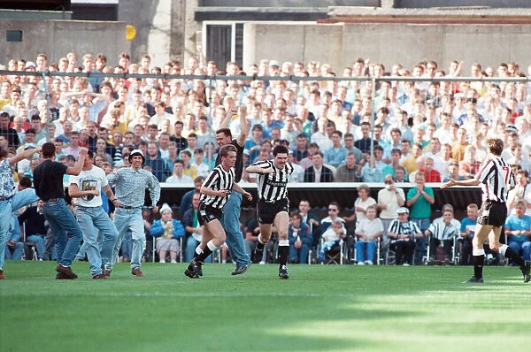 Newcastle United 5 -2 Leeds United, Second Division match held at St James Park