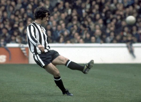 Newcastle United midfielder Terry Hibbitt in action for his team. October 1974