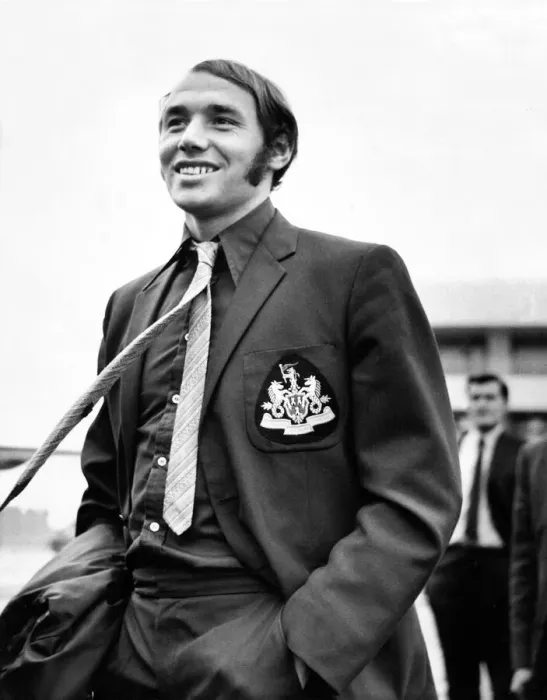 Framed Print : Newcastle United player Bryan Pop Robson 21 September 1970 Framed Print : Newcastle United player Bryan Pop Robson 21 September 1970