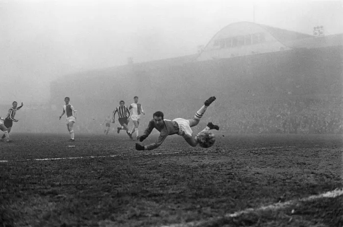 Framed Print : Newcastle United v Blackburn Rovers. Pictured, Newcastle first goal scored by Robson Framed Print : Newcastle United v Blackburn Rovers. Pictured, Newcastle first goal scored by Robson