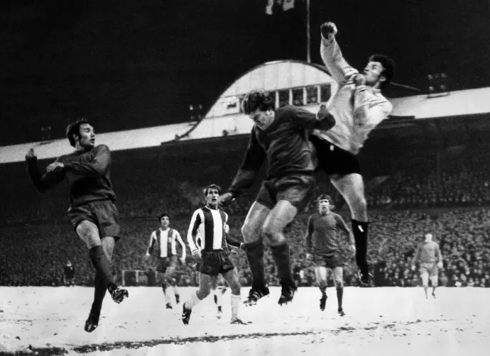 Framed Print : Newcastle United v FC Porto, Inter Cities Fairs Cup 2nd round 2nd leg Framed Print : Newcastle United v FC Porto, Inter Cities Fairs Cup 2nd round 2nd leg