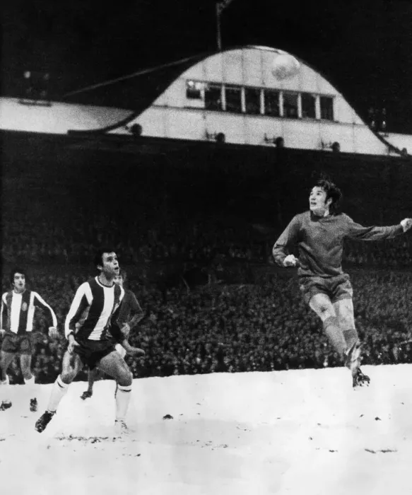Framed Print : Newcastle United v FC Porto, Inter Cities Fairs Cup 2nd round 2nd leg Framed Print : Newcastle United v FC Porto, Inter Cities Fairs Cup 2nd round 2nd leg
