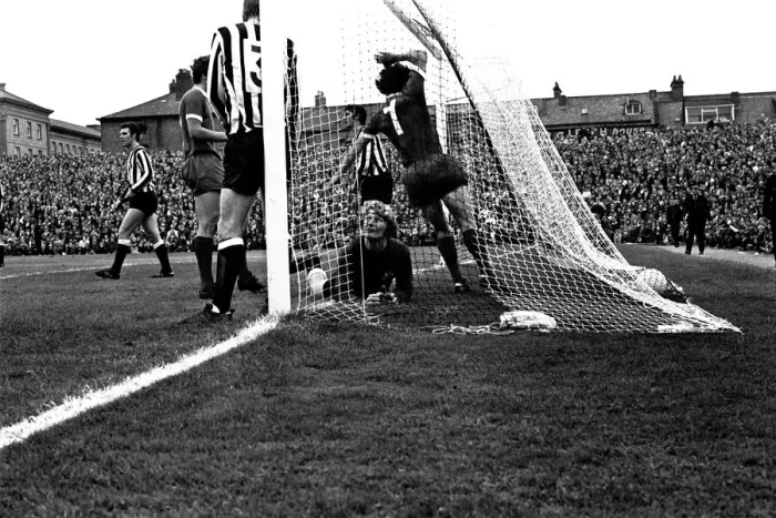 Framed Print : Newcastle United v Liverpool at St Jamess Park, 21 / 08 / 1971. Liverpool scores a goal Framed Print : Newcastle United v Liverpool at St Jamess Park, 21 / 08 / 1971. Liverpool scores a goal