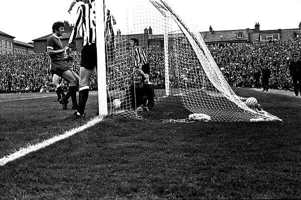 Newcastle United v Liverpool at St Jamess Park, 21  /  08  /  1971. Liverpool scores a goal