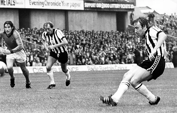 Newcastle United v Oldham. 18  /  08  /  79 Alan Shoulder scoring one