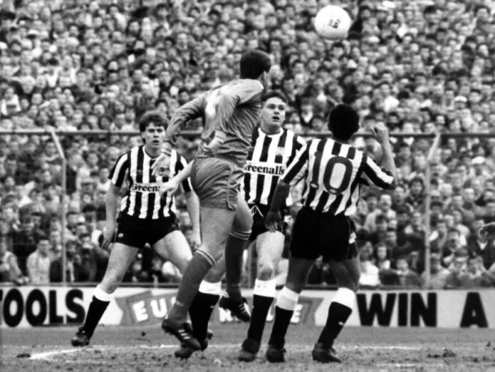 Framed Print : Newcastle United v Wimbledon, FA Cup Fifth Round Tie. 20th February Framed Print : Newcastle United v Wimbledon, FA Cup Fifth Round Tie. 20th February