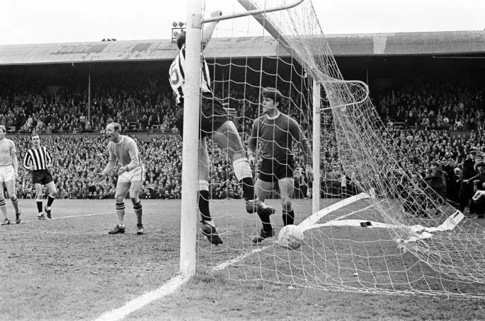 Framed Print : Newcastle Utd v Manchester City 11th May 1968 League Division One Match at St Framed Print : Newcastle Utd v Manchester City 11th May 1968 League Division One Match at St