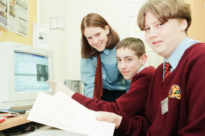 Framed Print : Newlands School, Middlesbrough, 12th March 1998. Pupils are producing their own newspaper Framed Print : Newlands School, Middlesbrough, 12th March 1998. Pupils are producing their own newspaper