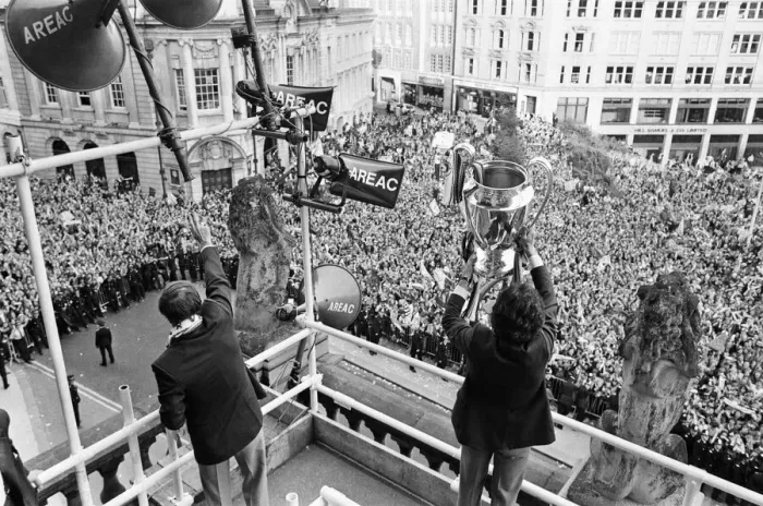 Framed Print : Newly crowned European champions Aston Villa, parade the European Champions Cup trophy to