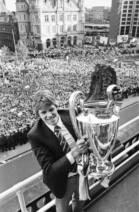 Framed Print : Newly crowned European champions Aston Villa, parade the European Champions Cup trophy to Framed Print : Newly crowned European champions Aston Villa, parade the European Champions Cup trophy to