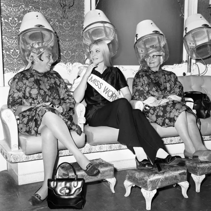 Framed Print : Newly crowned Miss World Eva Rueber Staier, in the salon at the Picaddilly Hotel Framed Print : Newly crowned Miss World Eva Rueber Staier, in the salon at the Picaddilly Hotel