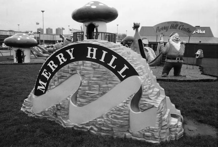 Framed Print : The newly opened Merry Hill Shopping Centre in Brierley Hill. 29th January 1990